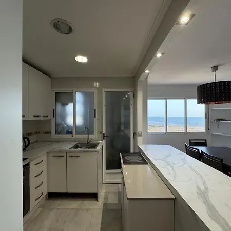 Formidable Seaview *